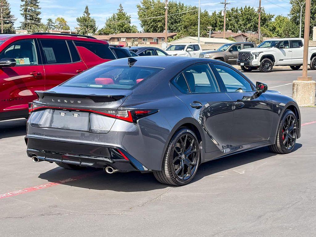 Lexus IS 2026