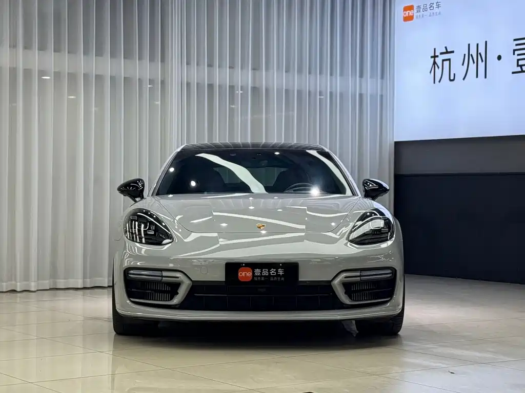 Porsche Panamera 2023