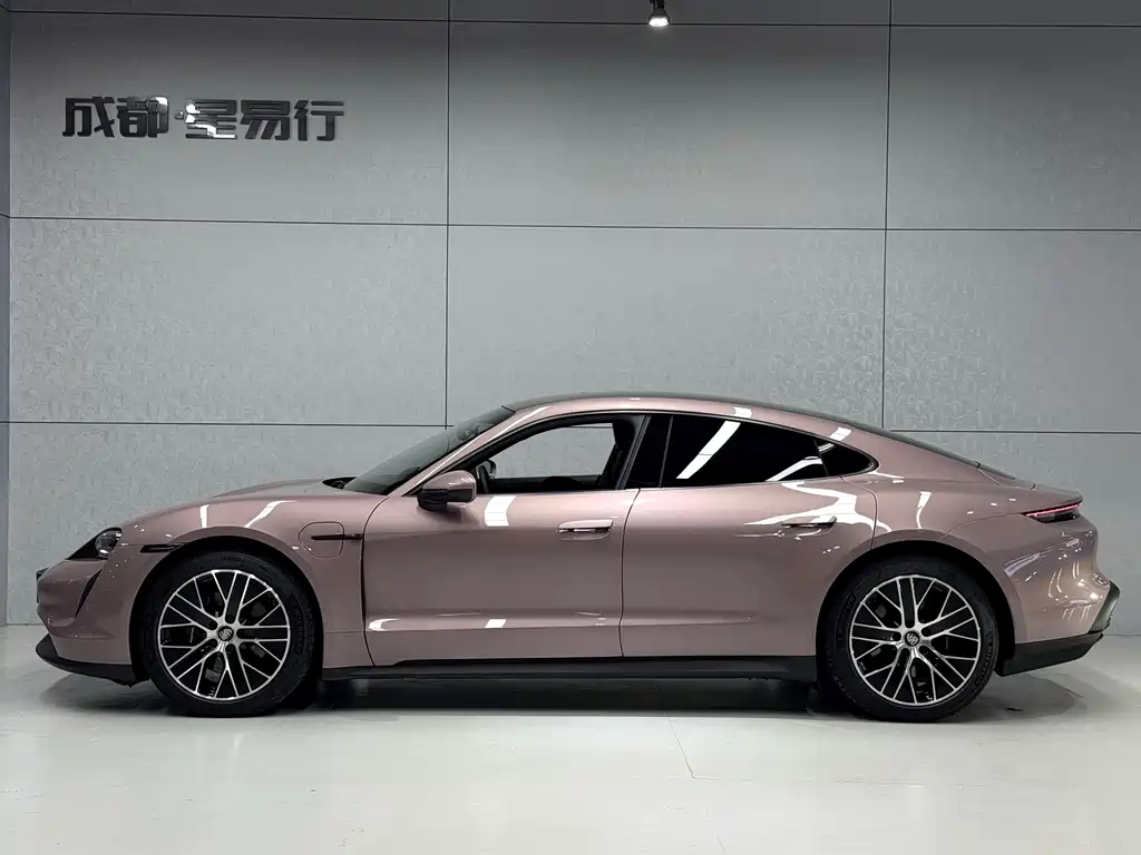Porsche Taycan 2023