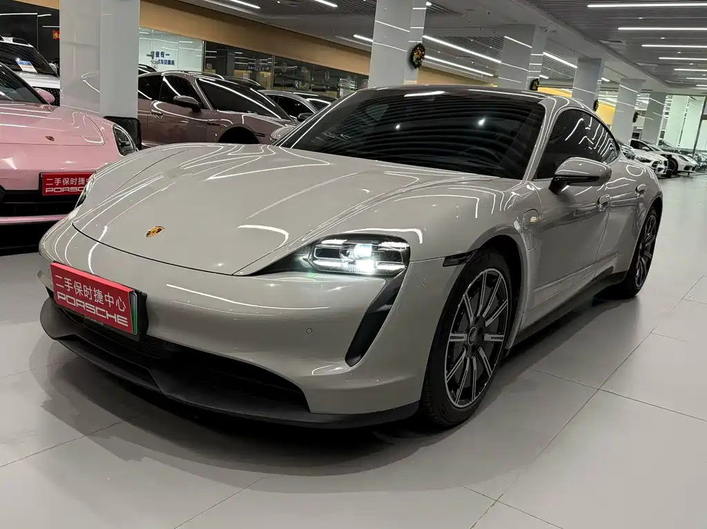 Porsche Taycan 2022
