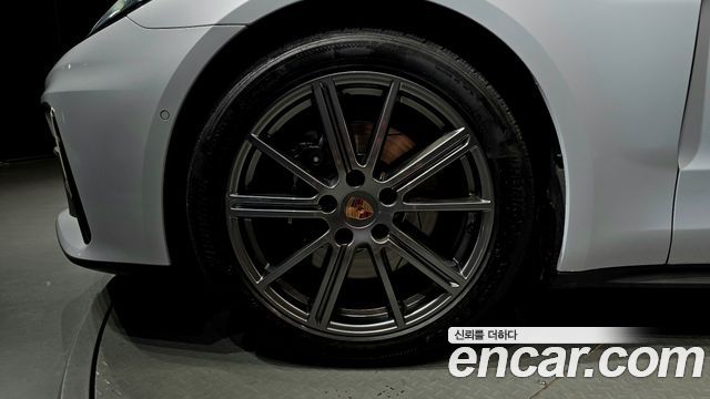 Porsche Panamera 2025