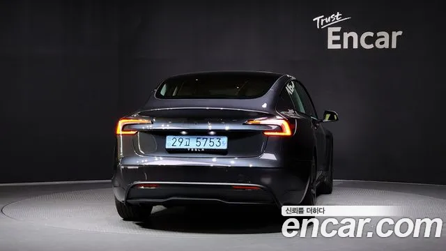 Tesla Model 3 2025