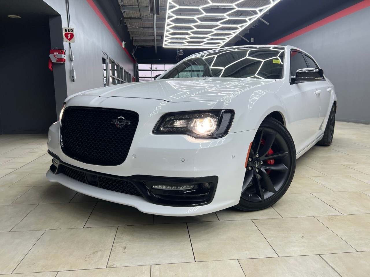 Chrysler 300 2023