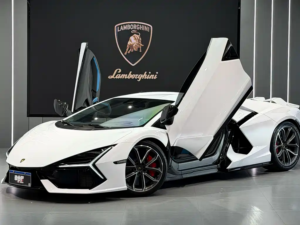 Lamborghini Revuelto 2025