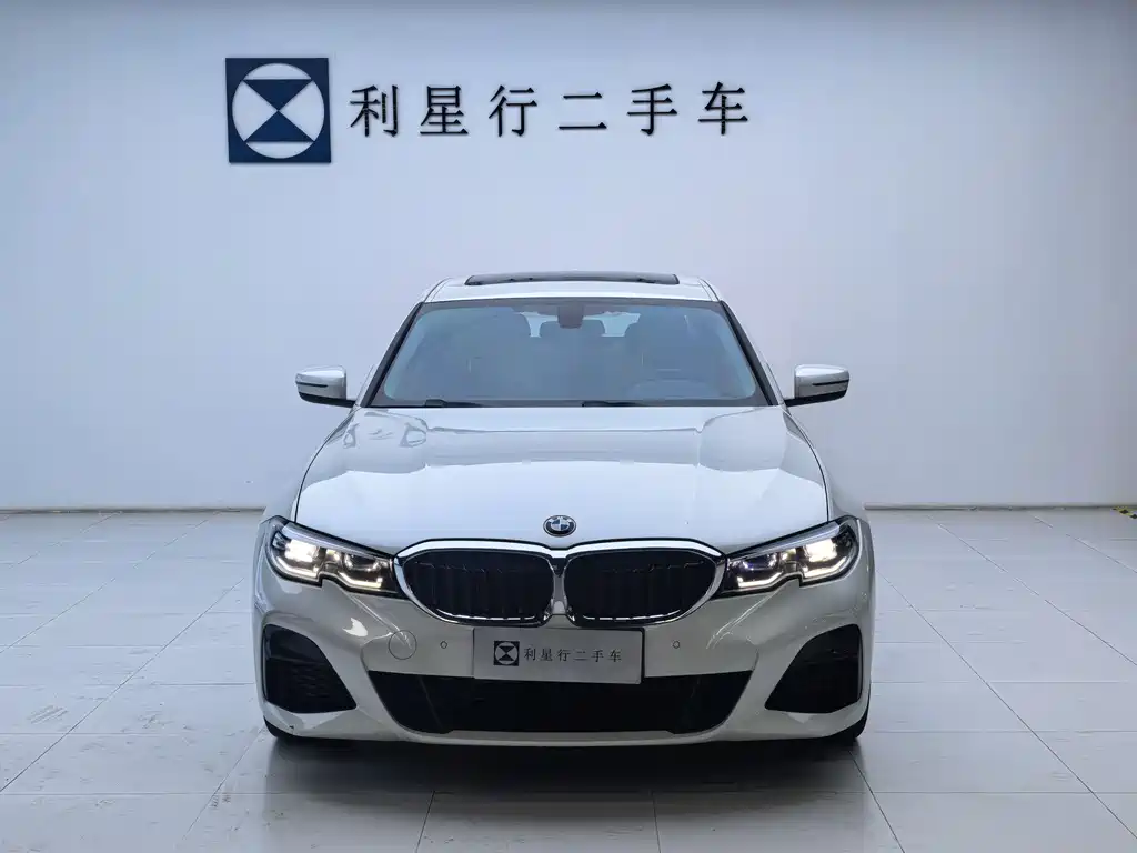 BMW 3 серии 2022