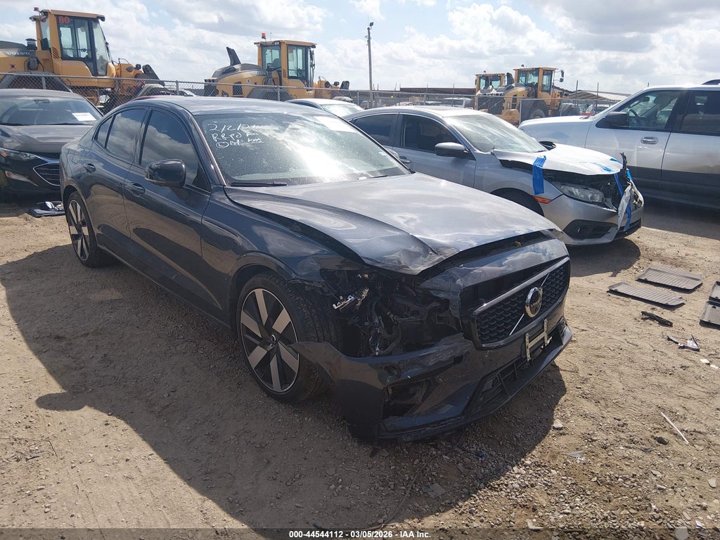 Volvo S60 2025
