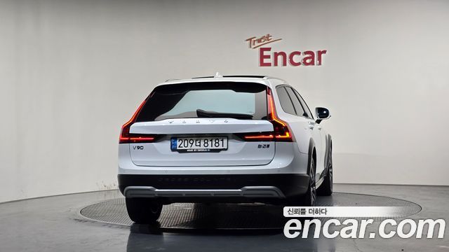 Volvo V90 2021