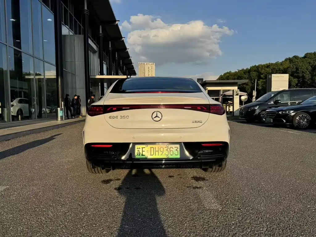 Mercedes-Benz EQE 2022