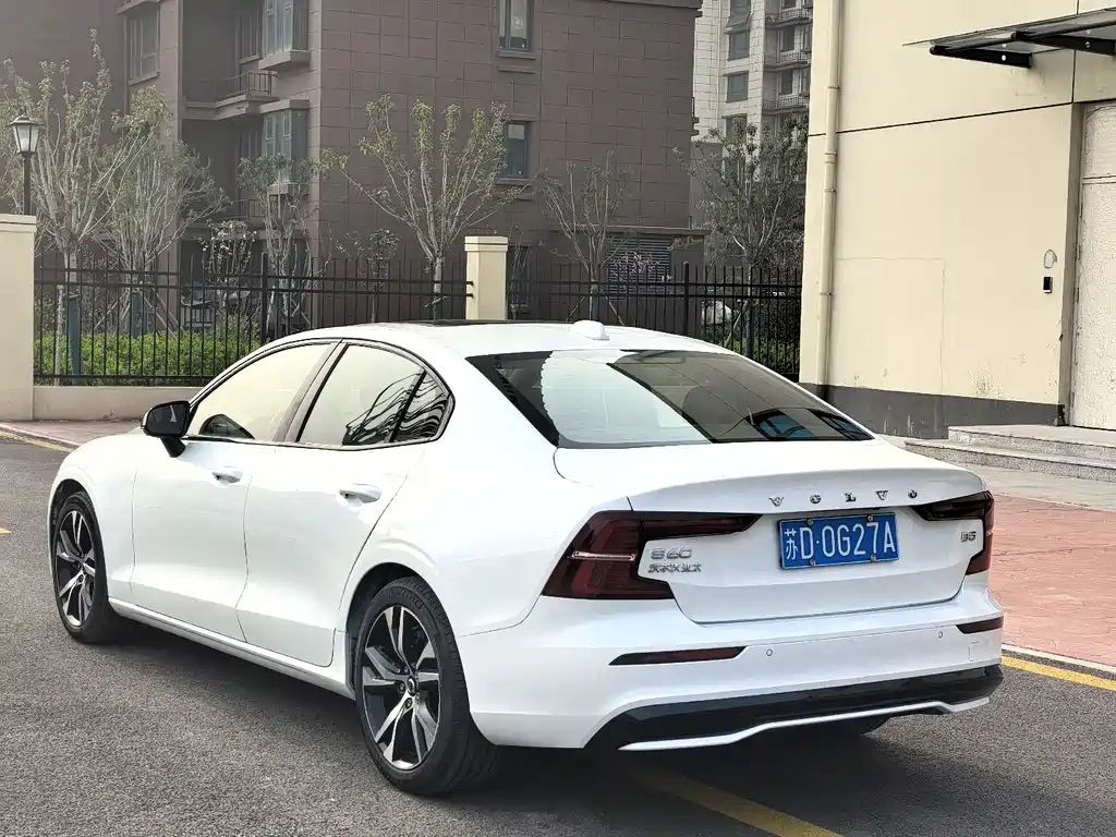 Volvo S60 2024