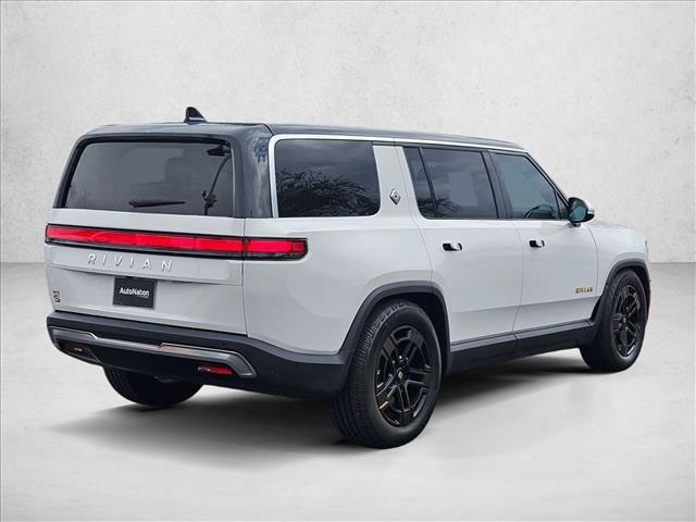 Rivian R1S 2023