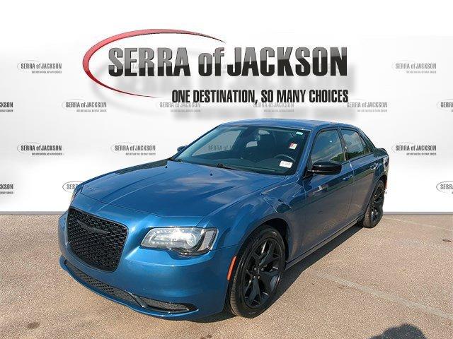 Chrysler 300 2022
