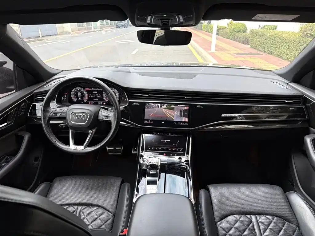 Audi Q8 2021