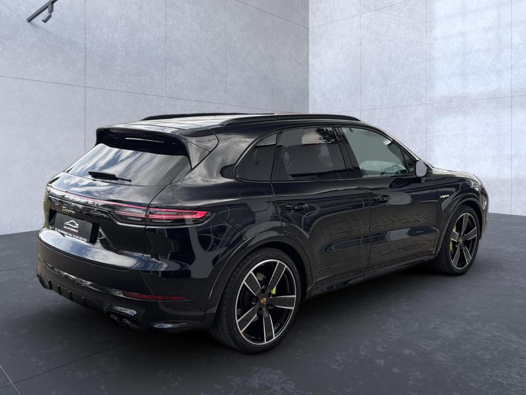 Porsche Cayenne 2021