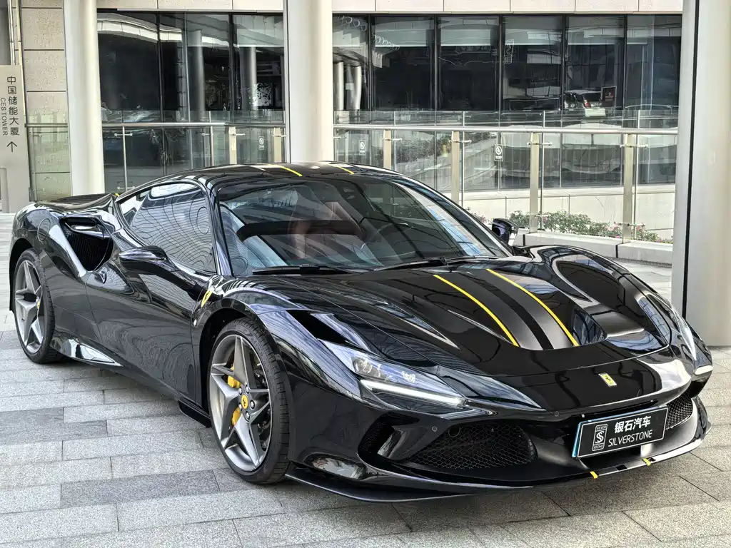Ferrari F8 2022