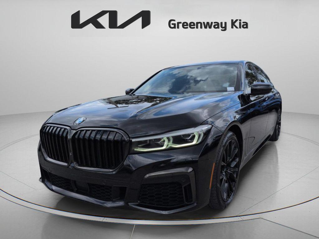 BMW 750 2021