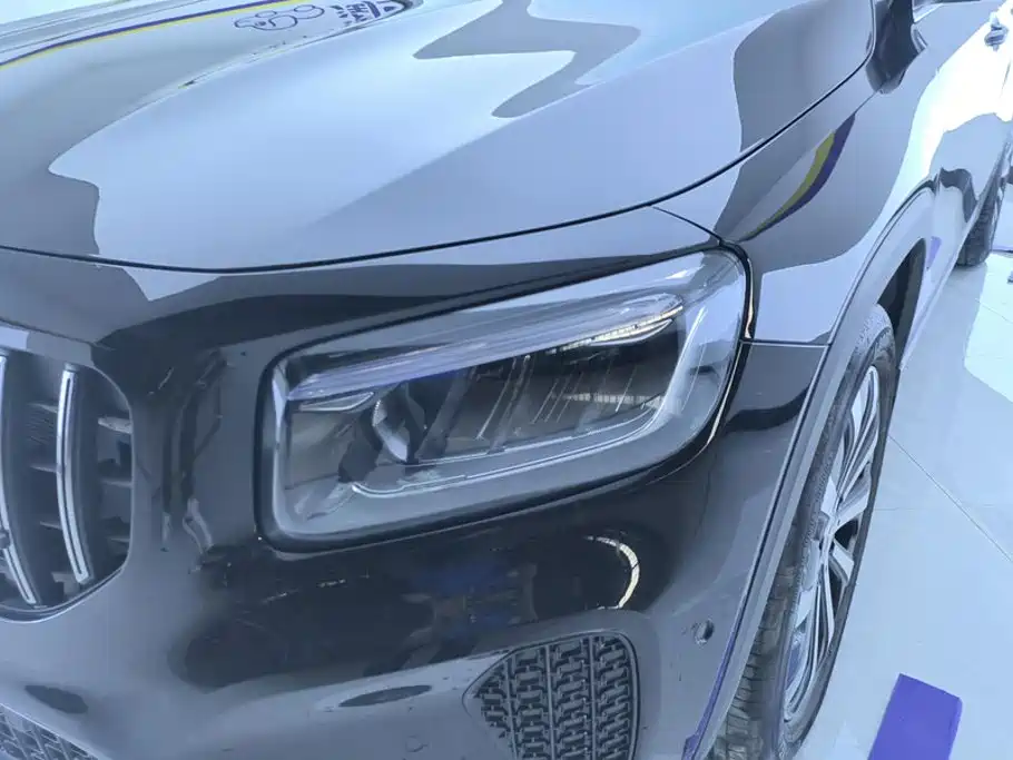 Mercedes-Benz GLB 2025