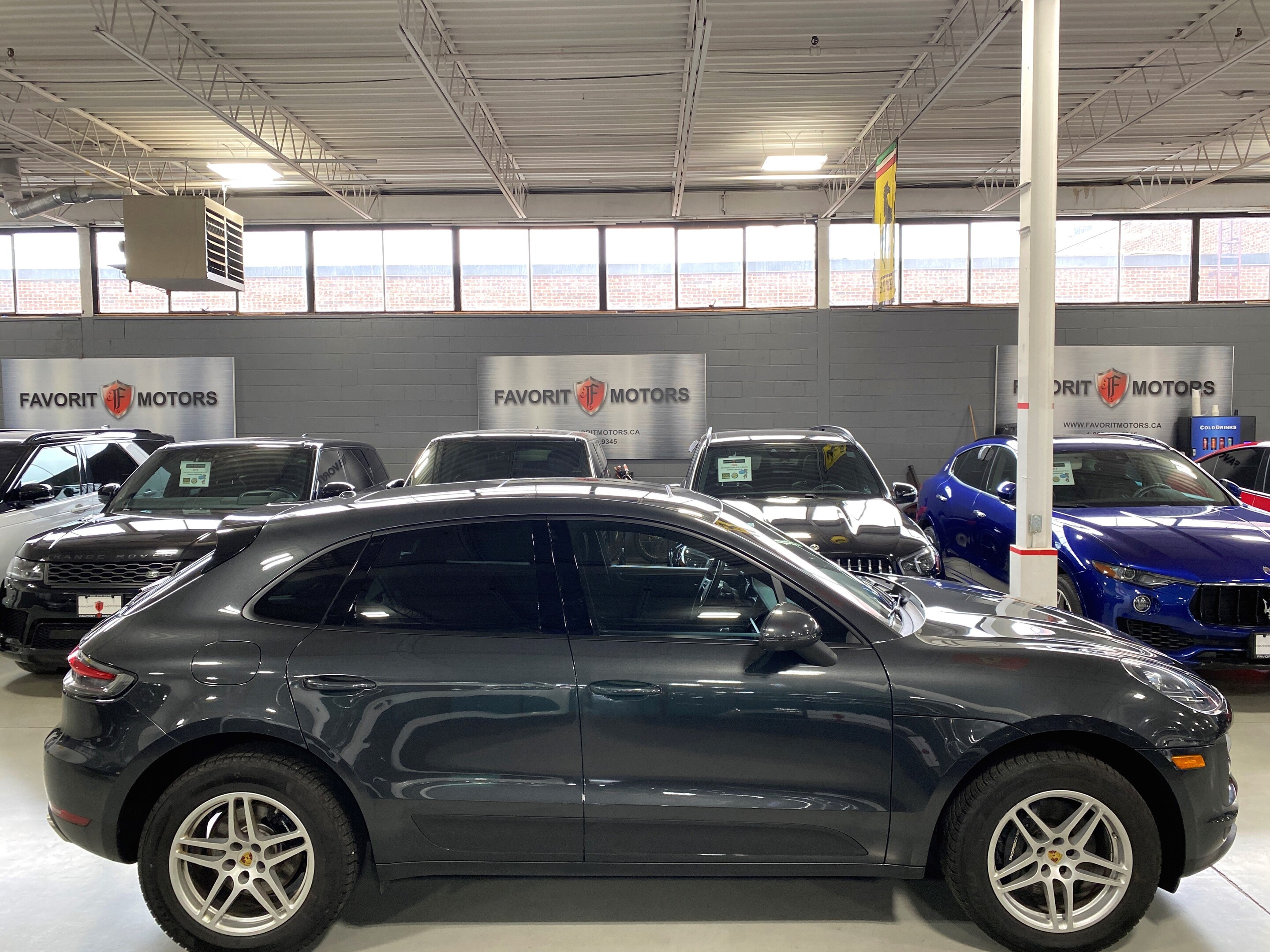 Porsche Macan 2021