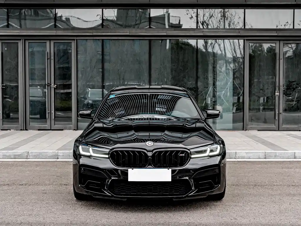 BMW M5 2022