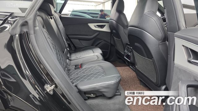 Audi Q8 2023