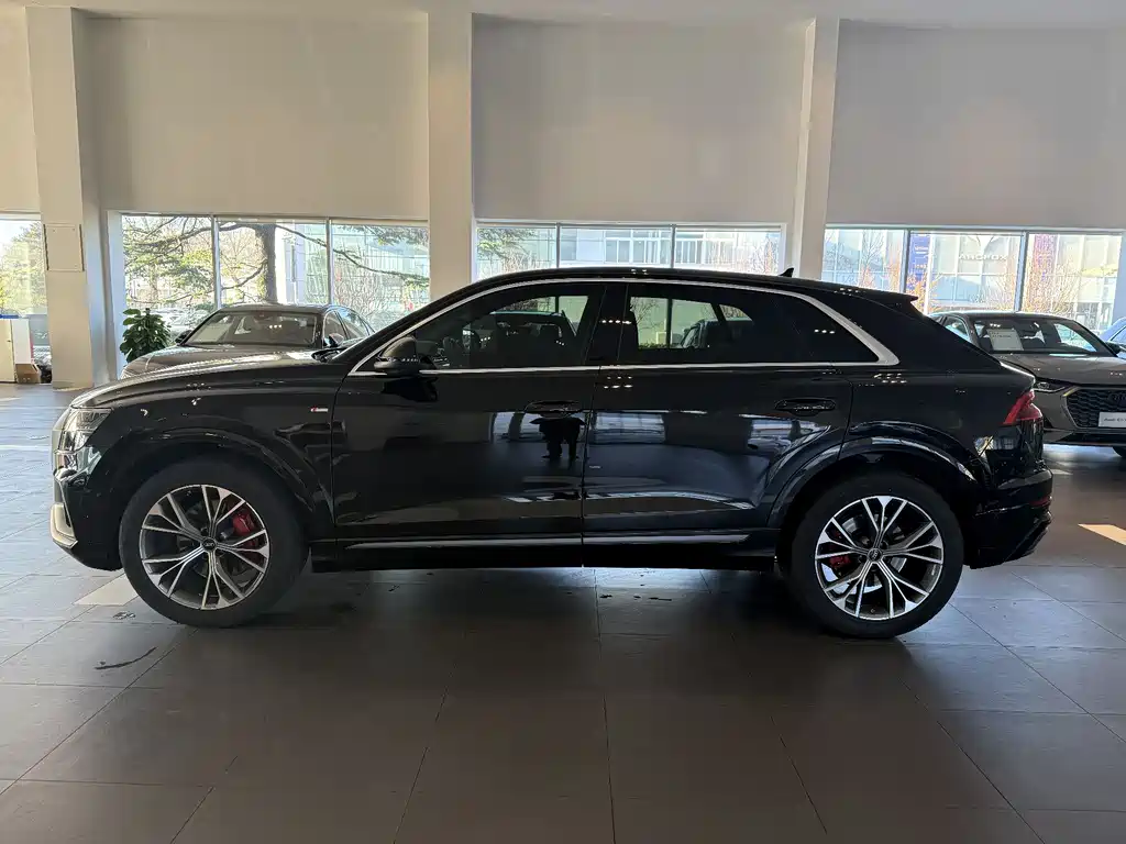 Audi Q8 2024