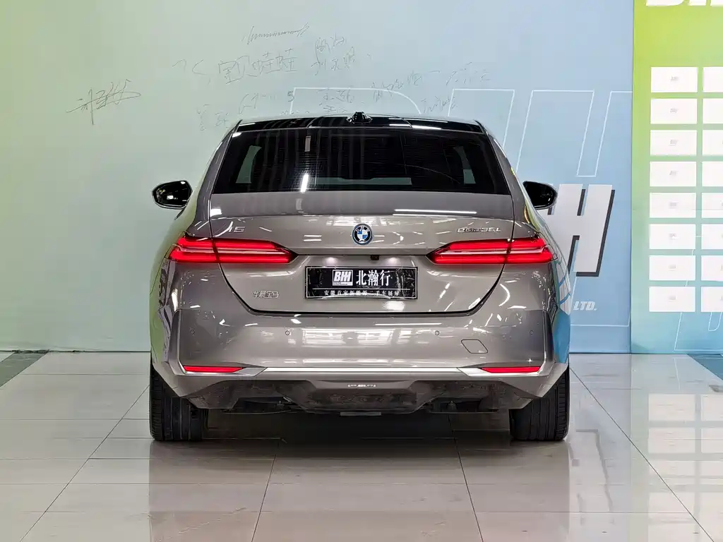BMW i5 2024