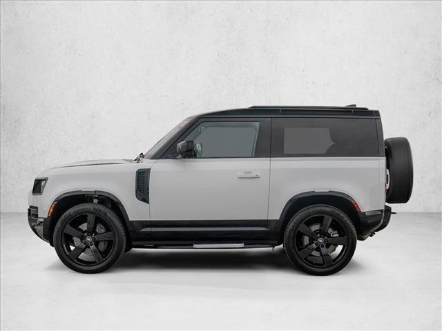 Land Rover Defender 2023
