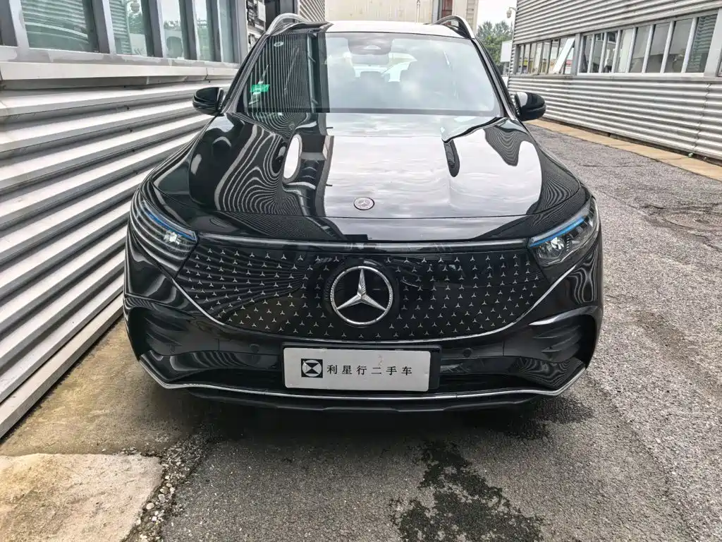 Mercedes-Benz EQB 2025