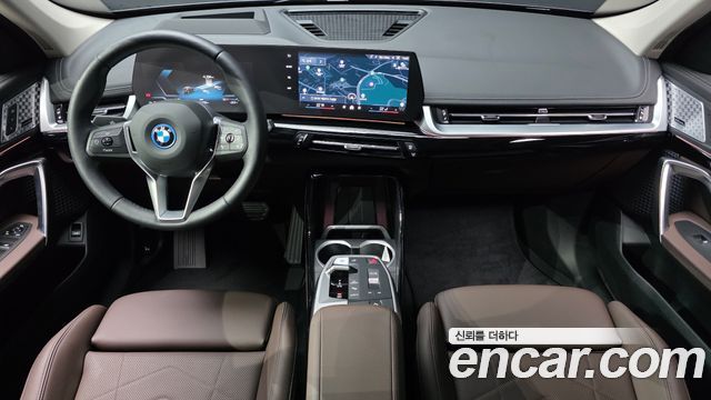BMW iX1 2024