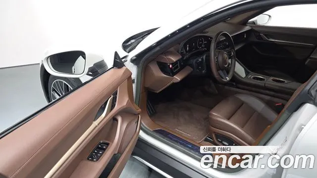 Porsche Taycan 2022