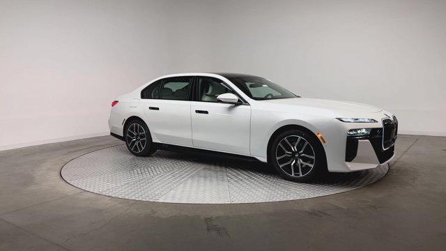 BMW 750 2025