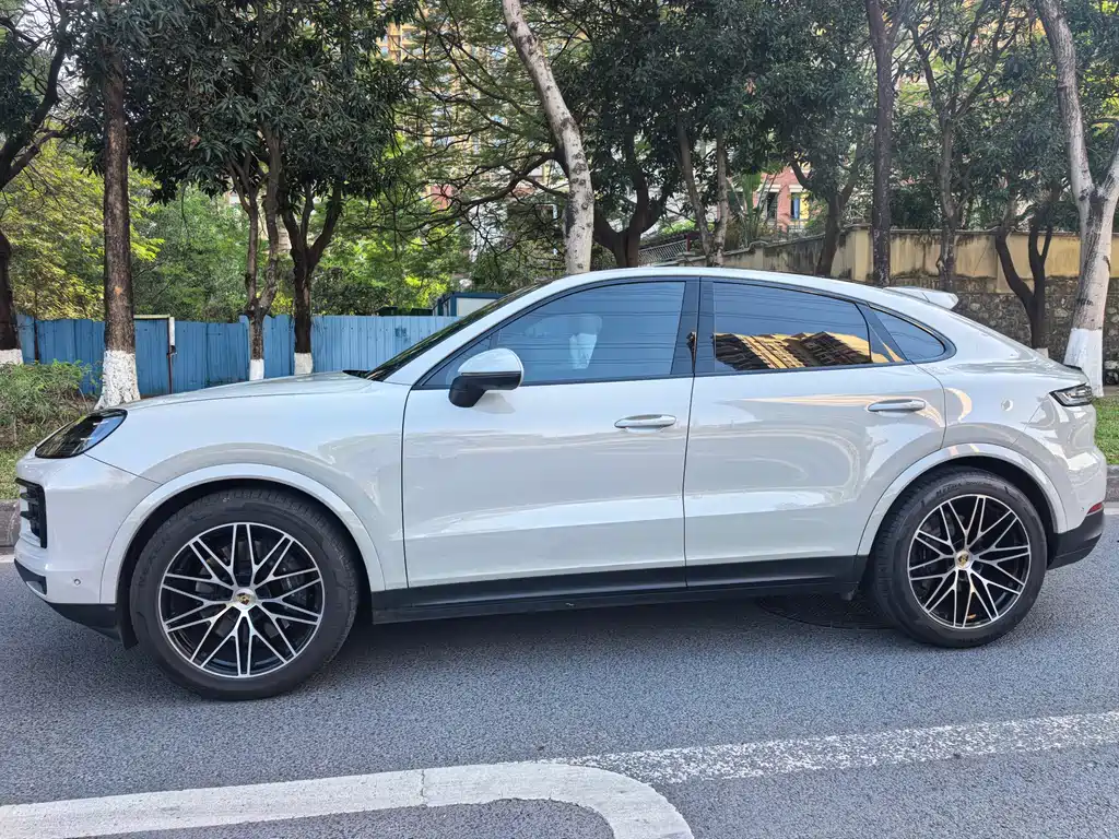 Porsche Cayenne 2024