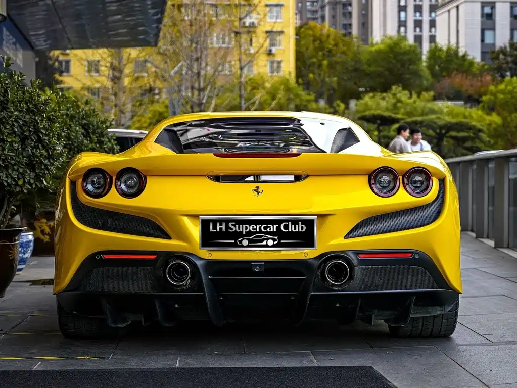 Ferrari F8 2022