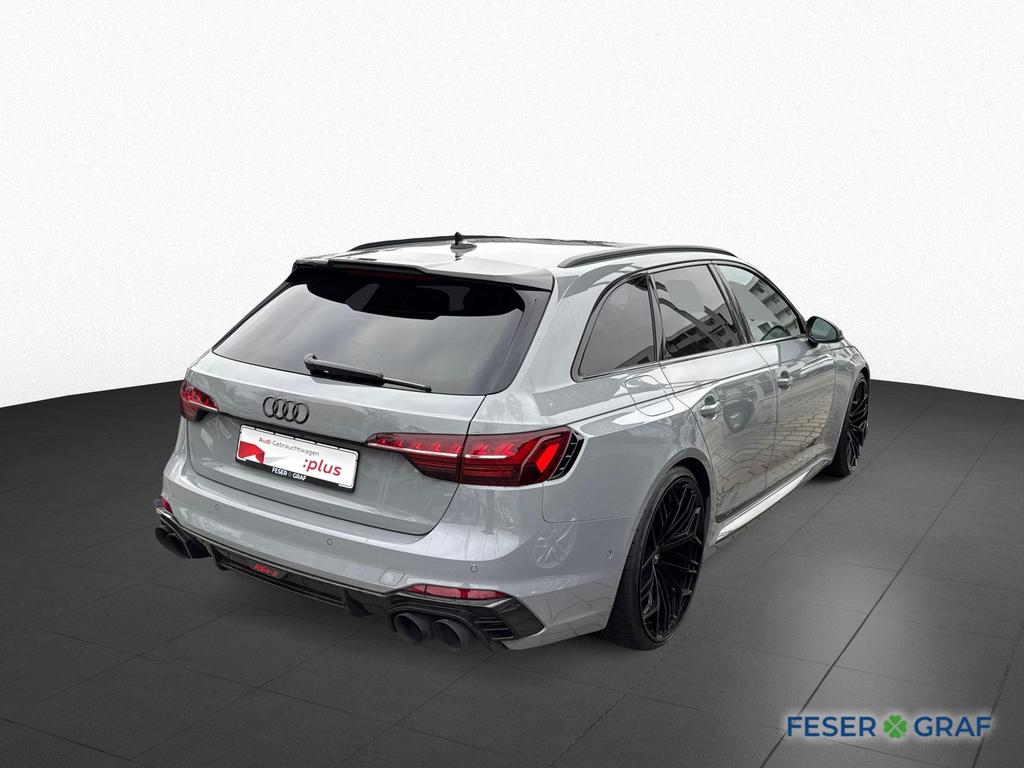 Audi RS4 2023