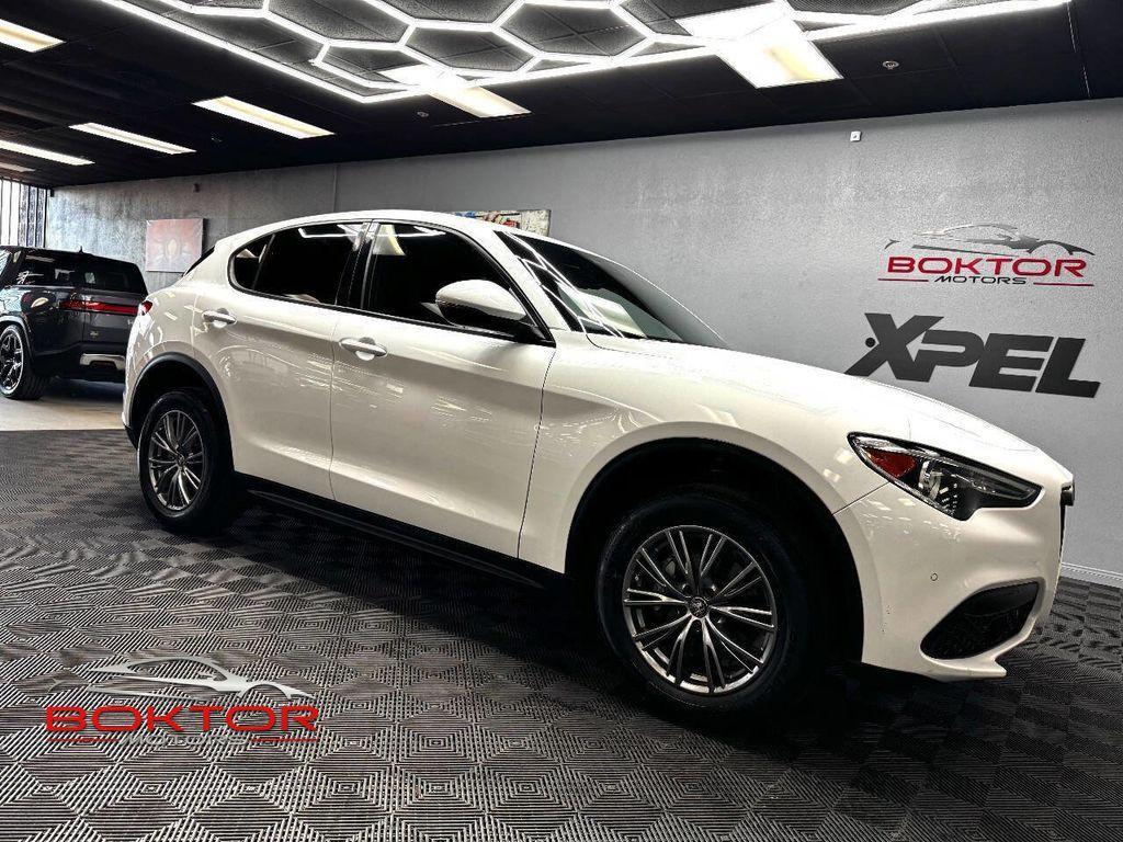 Alfa Romeo Stelvio 2023