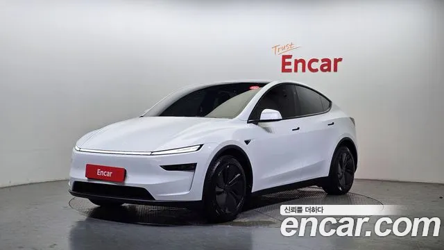 Tesla Model Y 2025