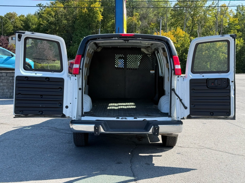 GMC Savana 2023