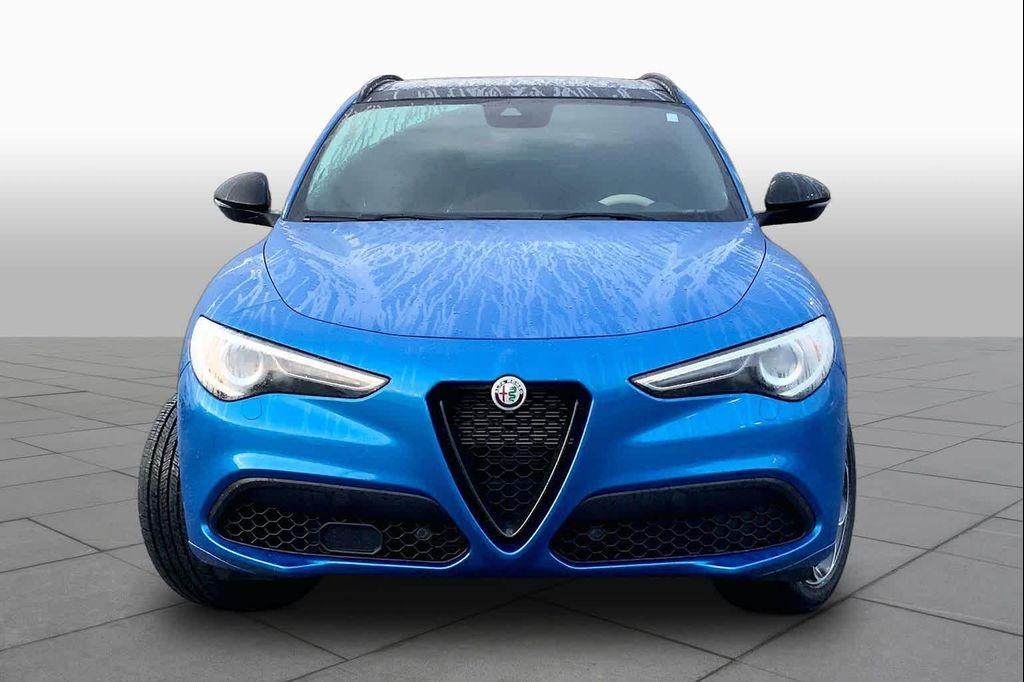 Alfa Romeo Stelvio 2023