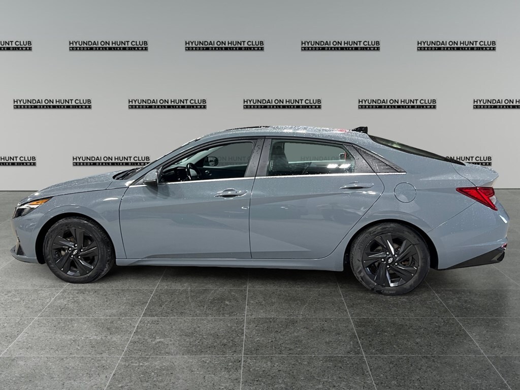 Hyundai Elantra 2022