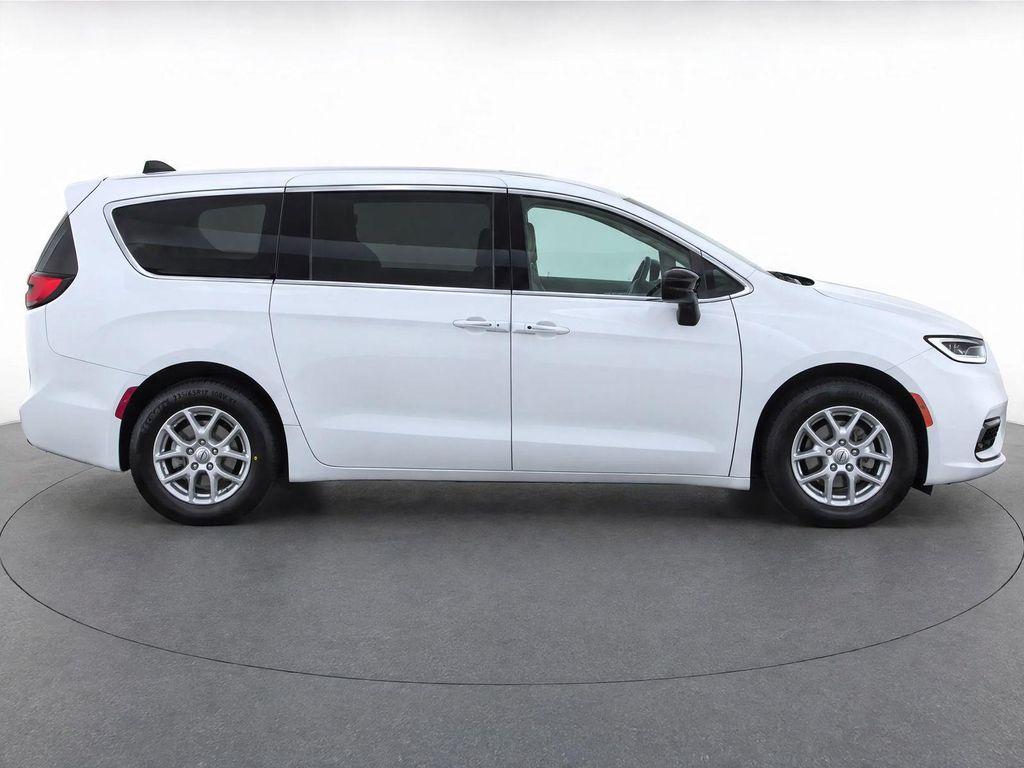 Chrysler Pacifica 2024