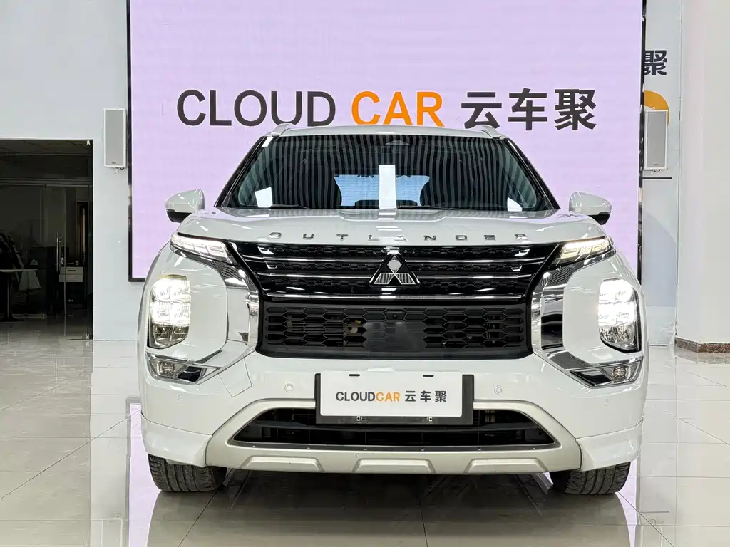 Mitsubishi Outlander 2023
