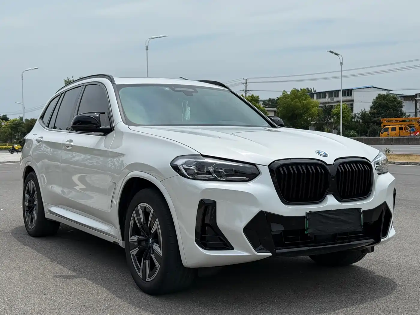 BMW iX3 2024