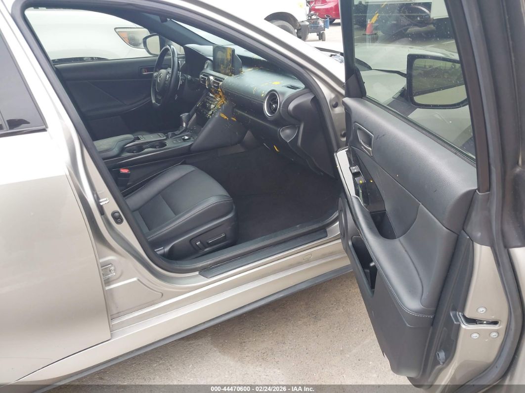 Lexus IS 300 2021