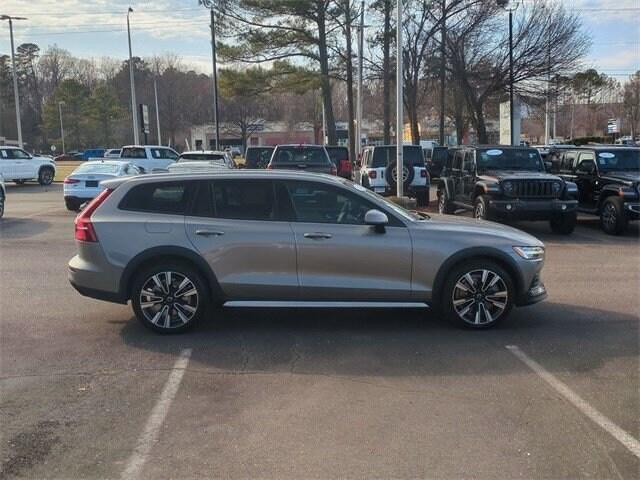 Volvo V60 Cross Country 2021