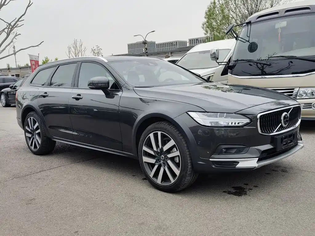 Volvo V90 2021