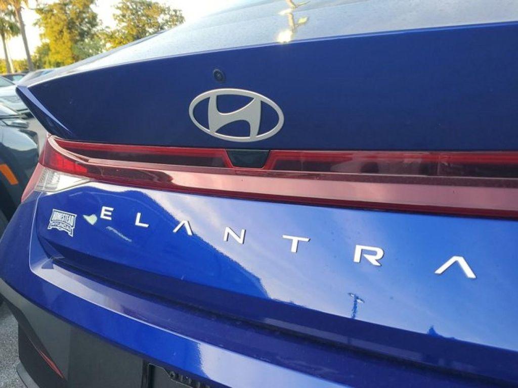 Hyundai Elantra 2025