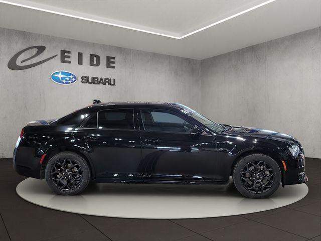 Chrysler 300 2023