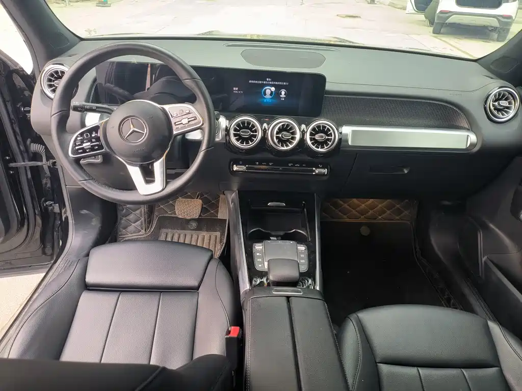 Mercedes-Benz GLB 2023