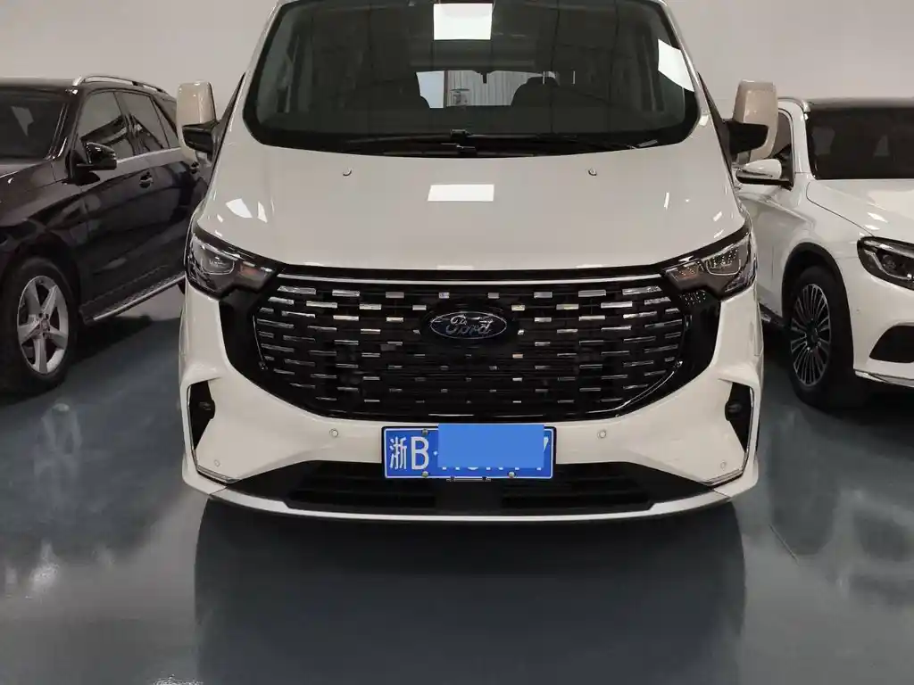 Ford TOURNEO 2023