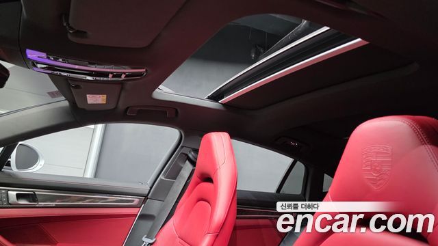 Porsche Panamera 2023