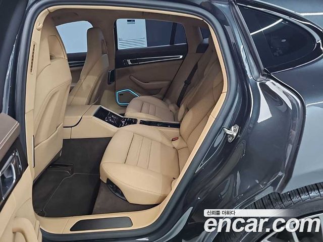 Porsche Panamera 2023